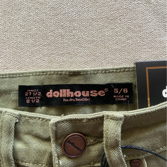 Dollhouse shorts - Picture 2 of 3